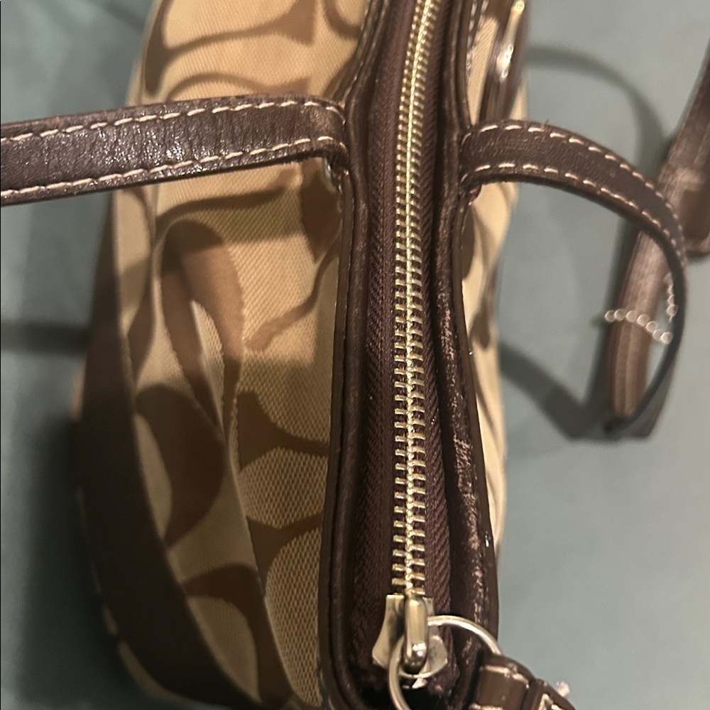Coach Y2K Tan and Brown Signature Stripe Collection Tote /Wallet Set comes w/COA - Picture 13 of 16